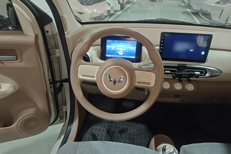 Used Wuling Hongguang MINIEV 2025 Four-Door Version Advanced Edition Steering Wheel