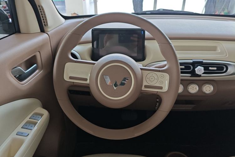Used Wuling Hongguang MINIEV 2025 Four-Door Version Advanced Edition Steering Wheel