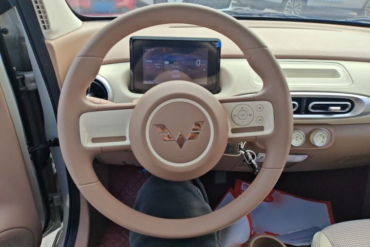 Used Wuling Hongguang MINIEV 2025 Four-Door Version Advanced Edition Steering Wheel