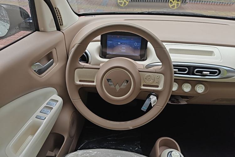 Used Wuling Hongguang MINIEV 2025 Four-Door Version Advanced Edition Steering Wheel