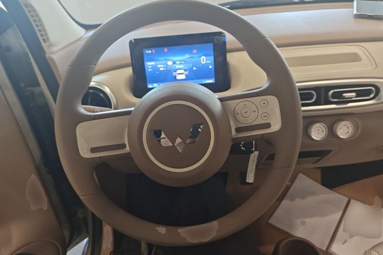 Used Wuling Hongguang MINIEV 2025 Four-Door Version Advanced Edition Steering Wheel