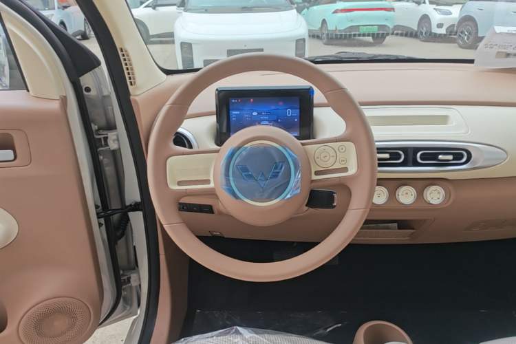 Used Wuling Hongguang MINIEV 2025 Four-Door Version Advanced Edition Steering Wheel