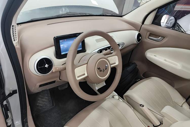 Used Wuling Hongguang MINIEV 2025 Four-Door Version Advanced Edition Steering Wheel
