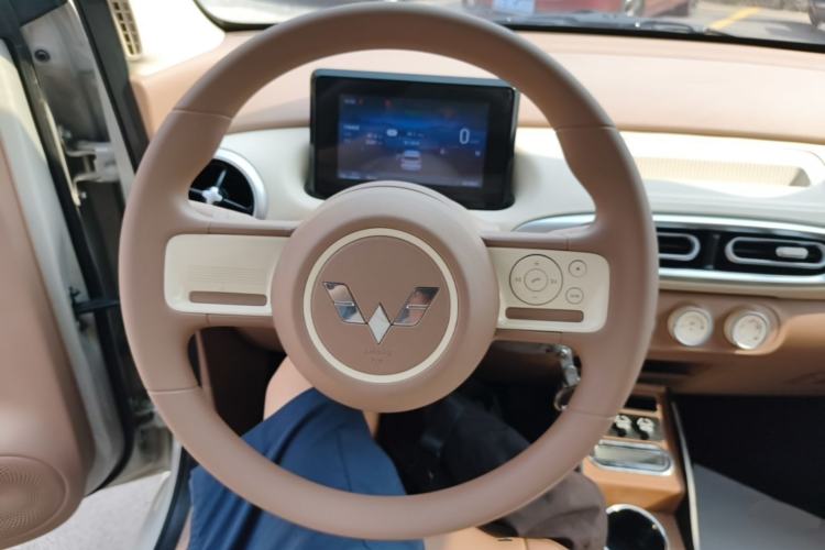 Used Wuling Hongguang MINIEV 2025 Four-Door Version Advanced Edition Steering Wheel