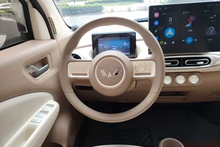 Used Wuling Hongguang MINIEV 2025 Four-Door Version Premium Edition Steering Wheel