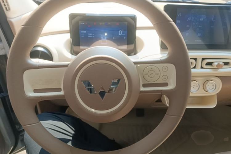 Used Wuling Hongguang MINIEV 2025 Four-Door Version Zhenxiang+ Edition Steering Wheel