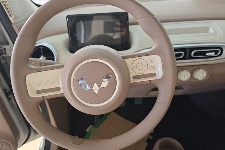 Used Wuling Hongguang MINIEV 2025 Four-Door Version Advanced Edition Steering Wheel
