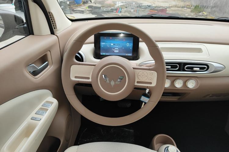 Used Wuling Hongguang MINIEV 2025 Four-Door Version Advanced Edition Steering Wheel