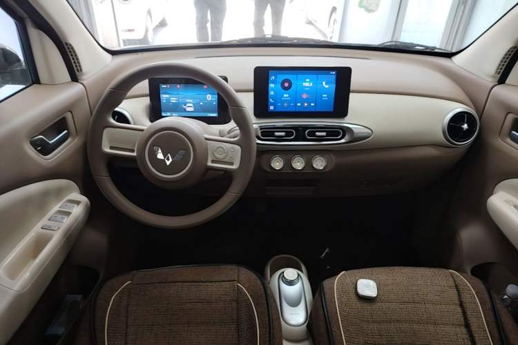 Used Wuling Hongguang MINIEV 2025 Four-Door Version Premium Edition Steering Wheel