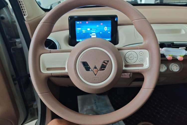 Used Wuling Hongguang MINIEV 2025 Four-Door Version Advanced Edition Steering Wheel