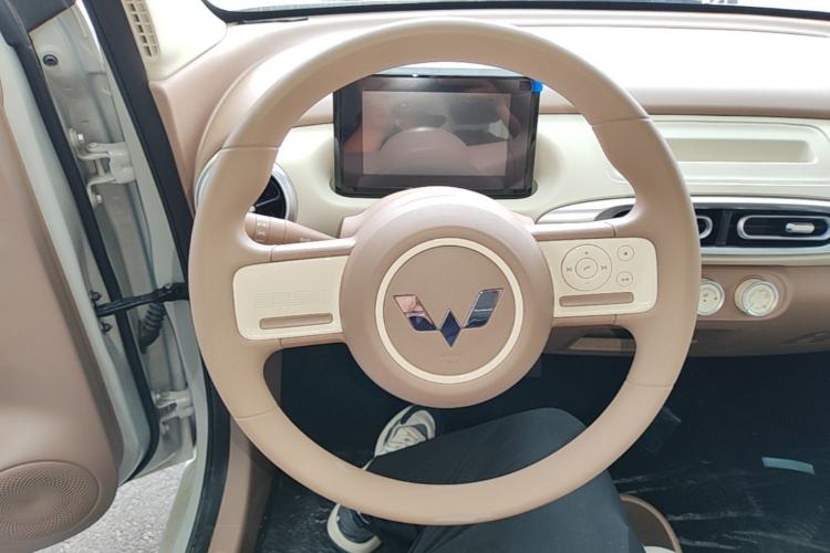 Used Wuling Hongguang MINIEV 2025 Four-Door Version Advanced Edition Steering Wheel