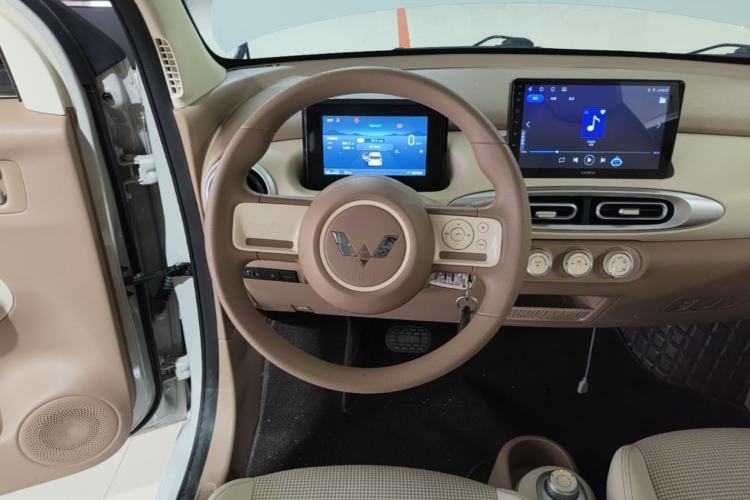 Used Wuling Hongguang MINIEV 2025 Four-Door Version Advanced Edition Steering Wheel