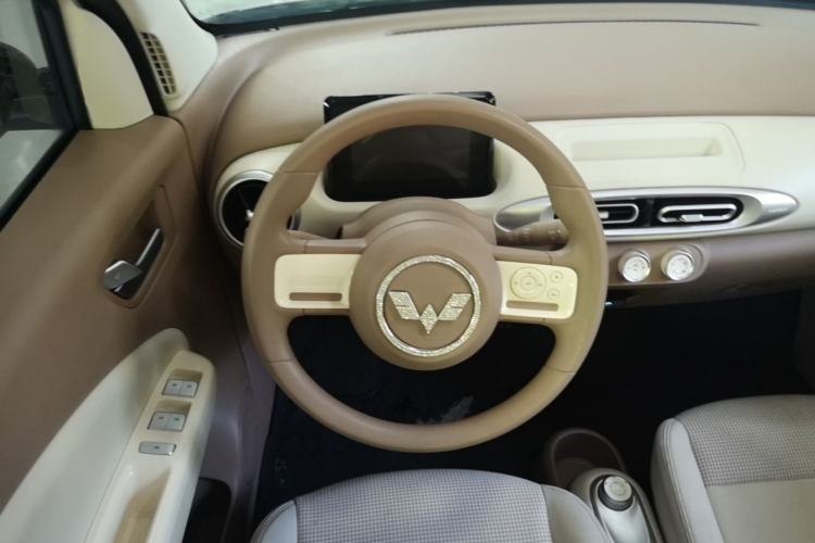 Used Wuling Hongguang MINIEV 2025 Four-Door Version Advanced Edition Steering Wheel