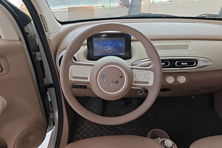 Used Wuling Hongguang MINIEV 2025 Four-Door Version Advanced Edition Steering Wheel