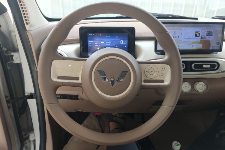 Used Wuling Hongguang MINIEV 2025 Four-Door Version Advanced Edition Steering Wheel