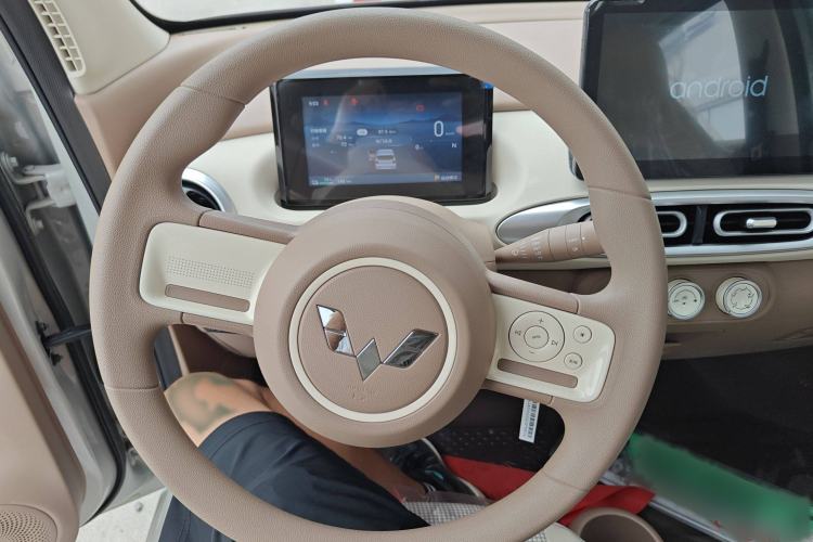 Used Wuling Hongguang MINIEV 2025 Four-Door Version Advanced Edition Steering Wheel