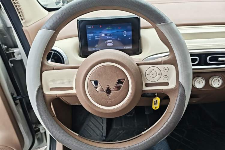 Used Wuling Hongguang MINIEV 2025 Four-Door Version Advanced Edition Steering Wheel