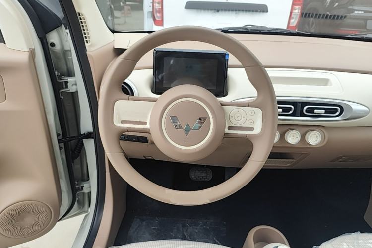 Used Wuling Hongguang MINIEV 2025 Four-Door Version Advanced Edition Steering Wheel