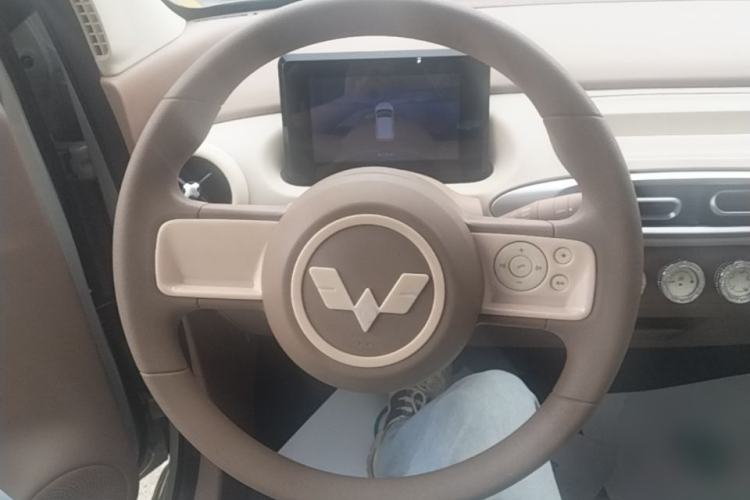 Used Wuling Hongguang MINIEV 2025 Four-Door Version Advanced Edition Steering Wheel