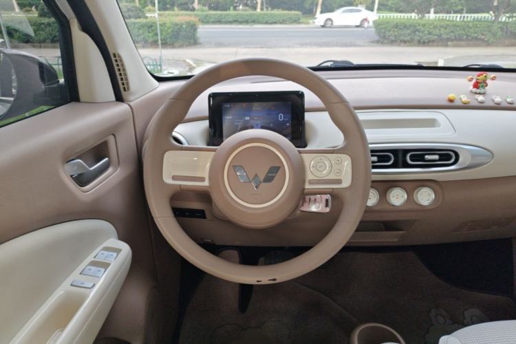 Used Wuling Hongguang MINIEV 2025 Four-Door Version Advanced Edition Steering Wheel