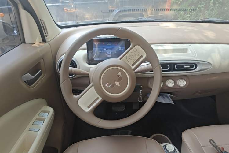 Used Wuling Hongguang MINIEV 2025 Four-Door Version Advanced Edition Steering Wheel