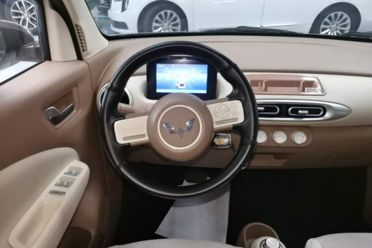 Used Wuling Hongguang MINIEV 2025 Four-Door Version Advanced Edition Steering Wheel