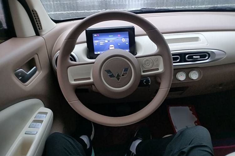 Used Wuling Hongguang MINIEV 2025 Four-Door Version Advanced Edition Steering Wheel