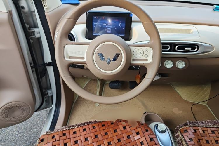 Used Wuling Hongguang MINIEV 2025 Four-Door Version Advanced Edition Steering Wheel