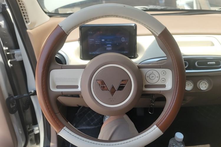 Used Wuling Hongguang MINIEV 2025 Four-Door Version Advanced Edition Steering Wheel