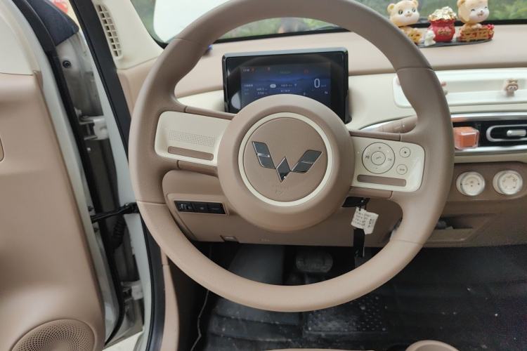 Used Wuling Hongguang MINIEV 2025 Four-Door Version Advanced Edition Steering Wheel