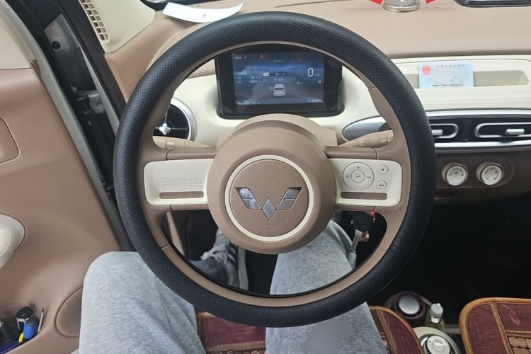 Used Wuling Hongguang MINIEV 2025 Four-Door Version Advanced Edition Steering Wheel