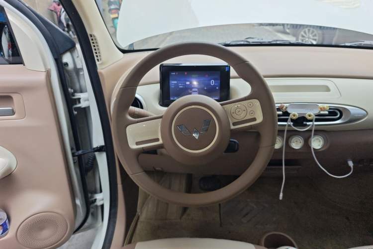 Used Wuling Hongguang MINIEV 2025 Four-Door Version Advanced Edition Steering Wheel
