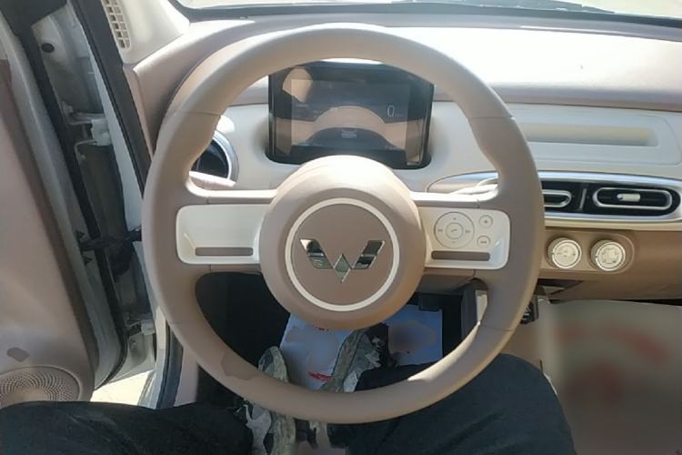 Used Wuling Hongguang MINIEV 2025 Four-Door Version Advanced Edition Steering Wheel