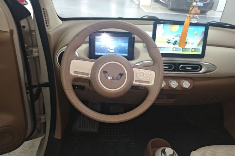 Used Wuling Hongguang MINIEV 2025 Four-Door Version Advanced Edition Steering Wheel