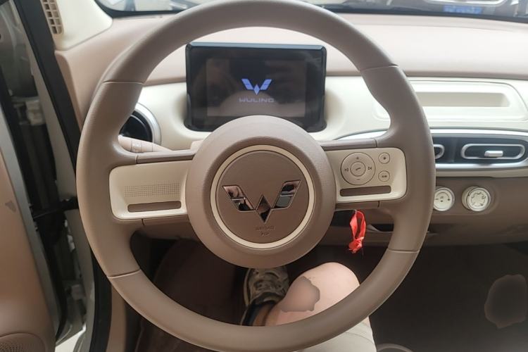 Used Wuling Hongguang MINIEV 2025 Four-Door Version Advanced Edition Steering Wheel