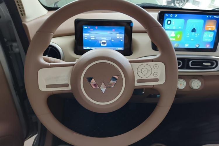 Used Wuling Hongguang MINIEV 2025 Four-Door Version Advanced Edition Steering Wheel