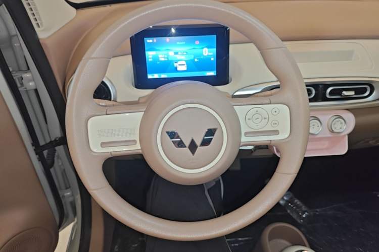 Used Wuling Hongguang MINIEV 2025 Four-Door Version Advanced Edition Steering Wheel