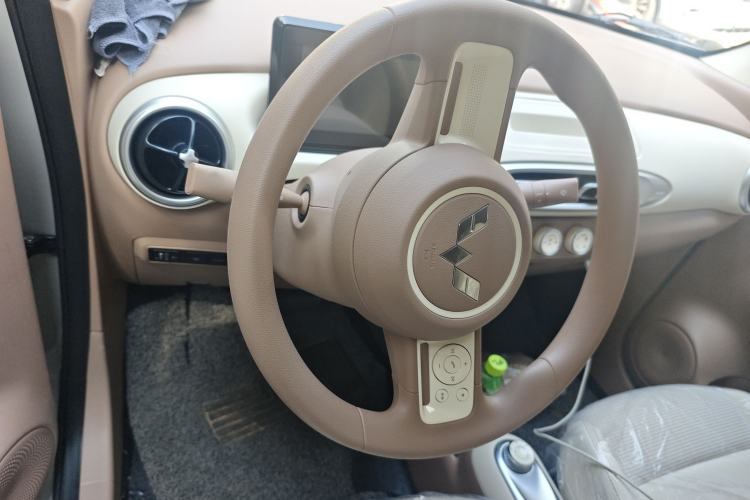 Used Wuling Hongguang MINIEV 2025 Four-Door Version Advanced Edition Steering Wheel