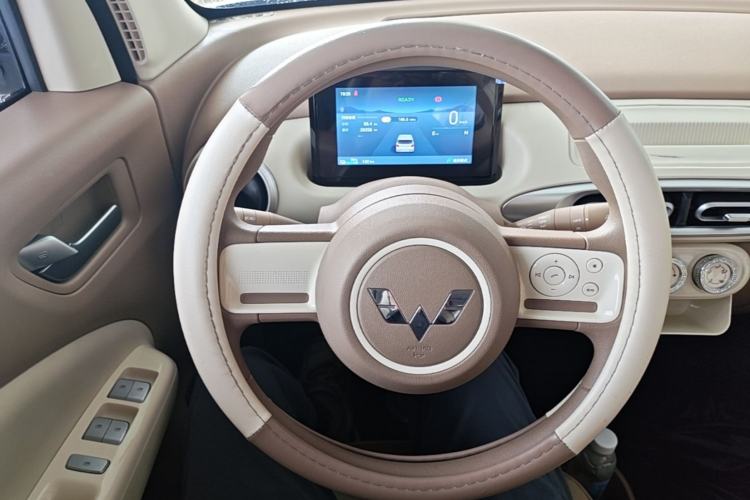 Used Wuling Hongguang MINIEV 2025 Four-Door Version Advanced Edition Steering Wheel