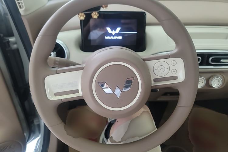 Used Wuling Hongguang MINIEV 2025 Four-Door Version Advanced Edition Steering Wheel