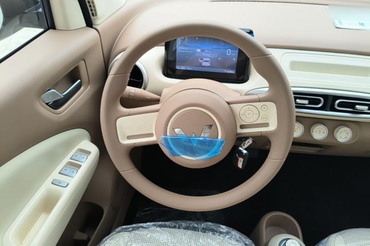 Used Wuling Hongguang MINIEV 2025 Four-Door Version Advanced Edition Steering Wheel