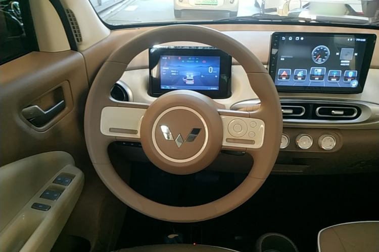 Used Wuling Hongguang MINIEV 2025 Four-Door Version Advanced Edition Steering Wheel
