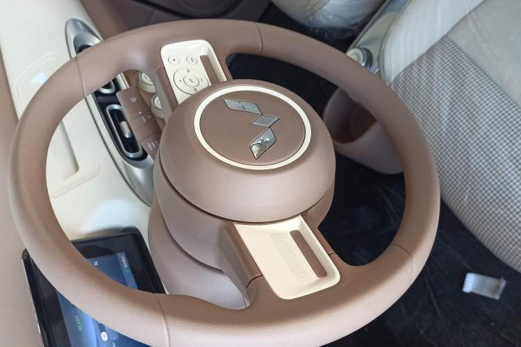Used Wuling Hongguang MINIEV 2025 Four-Door Version Advanced Edition Steering Wheel
