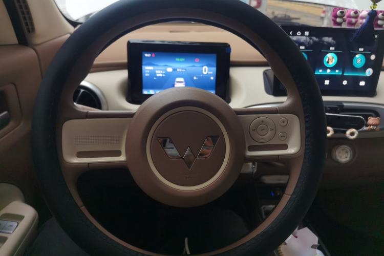 Used Wuling Hongguang MINIEV 2025 Four-Door Version Advanced Edition Steering Wheel