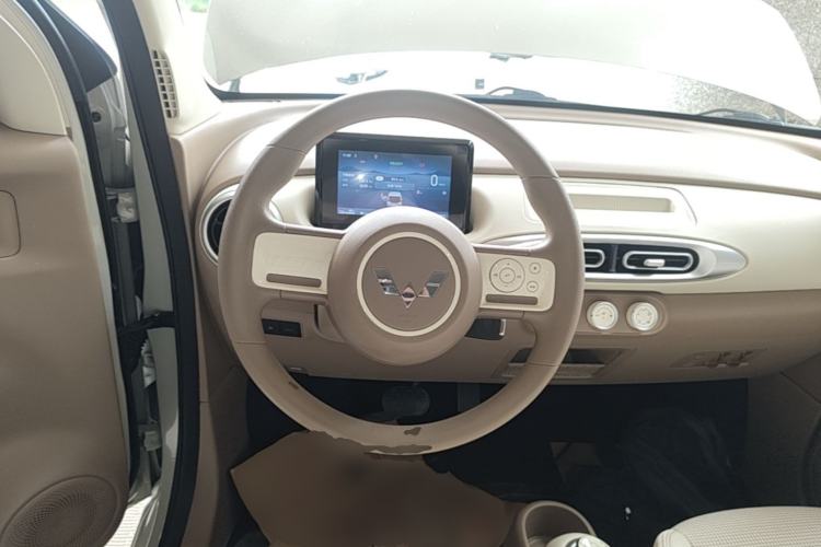 Used Wuling Hongguang MINIEV 2025 Four-Door Version Advanced Edition Steering Wheel