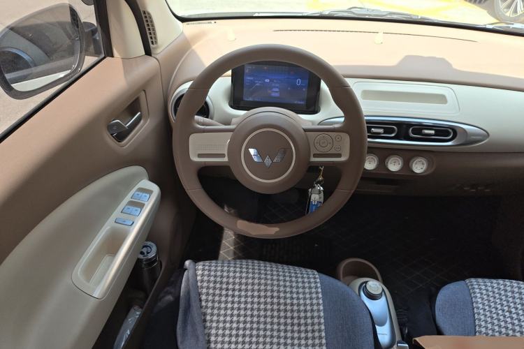 Used Wuling Hongguang MINIEV 2025 Four-Door Version Advanced Edition Steering Wheel