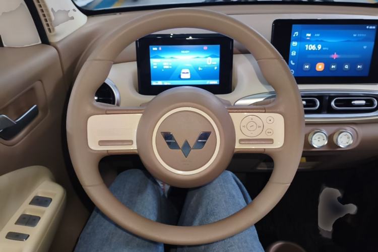Used Wuling Hongguang MINIEV 2025 Four-Door Version Premium Edition Steering Wheel