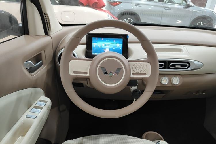 Used Wuling Hongguang MINIEV 2025 Four-Door Version Advanced Edition Steering Wheel