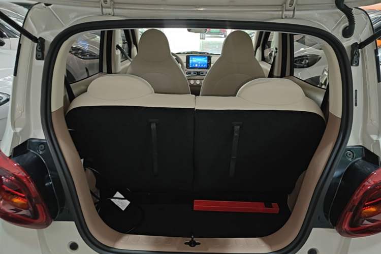 Used Wuling Hongguang MINIEV 2025 Four-Door Version Zhenxiang+ Edition Trunk