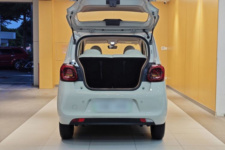 Used Wuling Hongguang MINIEV 2025 Four-Door Version Premium Edition Trunk